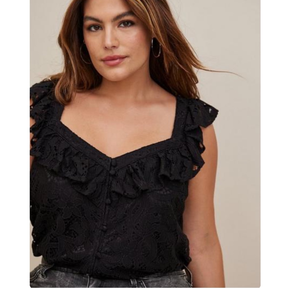 NWT - Torrid - Black Lace Ruffle Short Sleeve Crop Top